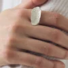 Bague en argent « Quoit » d&rsquo;Emily Nixon