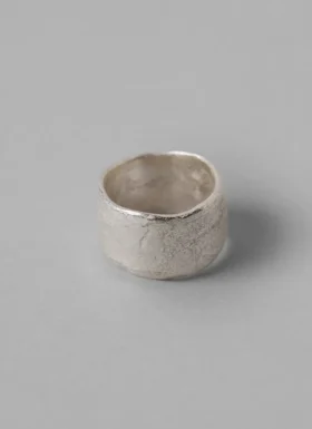 Bague sculpturale Rock d&rsquo;Emily Nixon