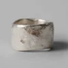 Bague sculpturale Rock d&rsquo;Emily Nixon