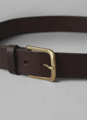 Ceinture en cuir à boucle en laiton