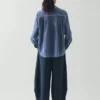 Chemise en chambray de coton et lin brodée