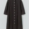 Chemise en lin teint en pièce avec boutons