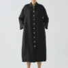 Chemise en lin teint en pièce avec boutons