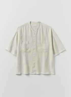 Chemise en lin teinte en pièce à col grand-père
