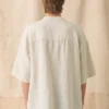 Chemise en lin teinte en pièce à col grand-père