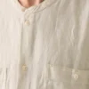 Chemise en lin teinte en pièce à col grand-père