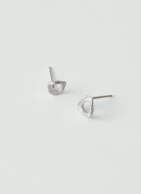 Clous d&rsquo;oreilles en argent Tolvan d&rsquo;Emily Nixon