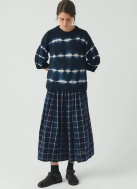 Haut tricoté shibori teint à la main