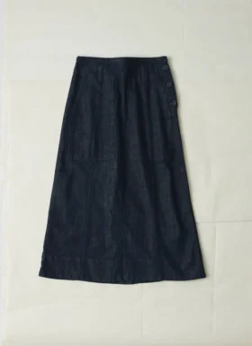 Jupe en denim indigo biologique à poches plaquées