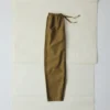 Pantalon Alfie teint en pièce à motif chevrons