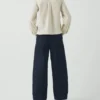 Pantalon en denim indigo sculpté