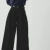 Pantalon en denim à plis sur le devant