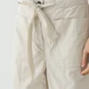 Pantalon en sergé de coton avec ceinture