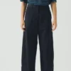 Pantalon en sergé de coton biologique sculpté