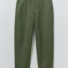 Pantalon en sergé de coton teint en pièce