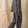 Pantalon en sergé de lin et coton plissé
