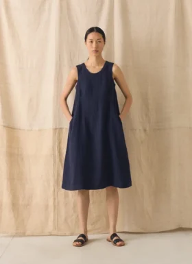 Robe droite en lin teint en pièce