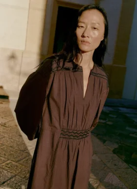 Robe en coton smocké contrasté