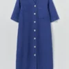 Robe en lin teint en pièce à boutons