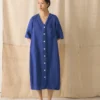 Robe en lin teint en pièce à boutons