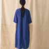 Robe en lin teint en pièce à boutons