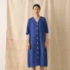 Robe en lin teint en pièce à boutons