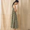 Robe sans manches à carreaux imprimés au bloc