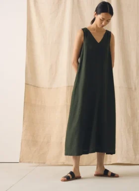 Robe sans manches en lin teint en pièce