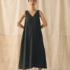 Robe sans manches en lin teint en pièce