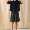 Shorts en lin léger teint en pièce